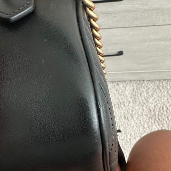 Gucci Black Chevron Crossbody Bag with Gold Logo - Picture 12 of 16